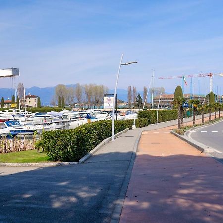 Azzurra Suite - Monolocale Con Piscina E Wifi Sirmione Kültér fotó
