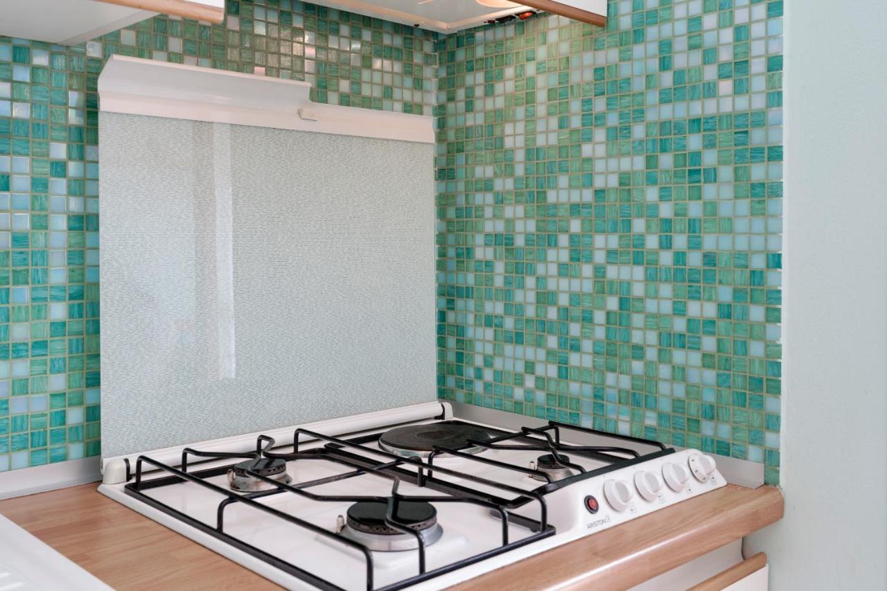 Azzurra Suite - Monolocale Con Piscina E Wifi Sirmione Kültér fotó
