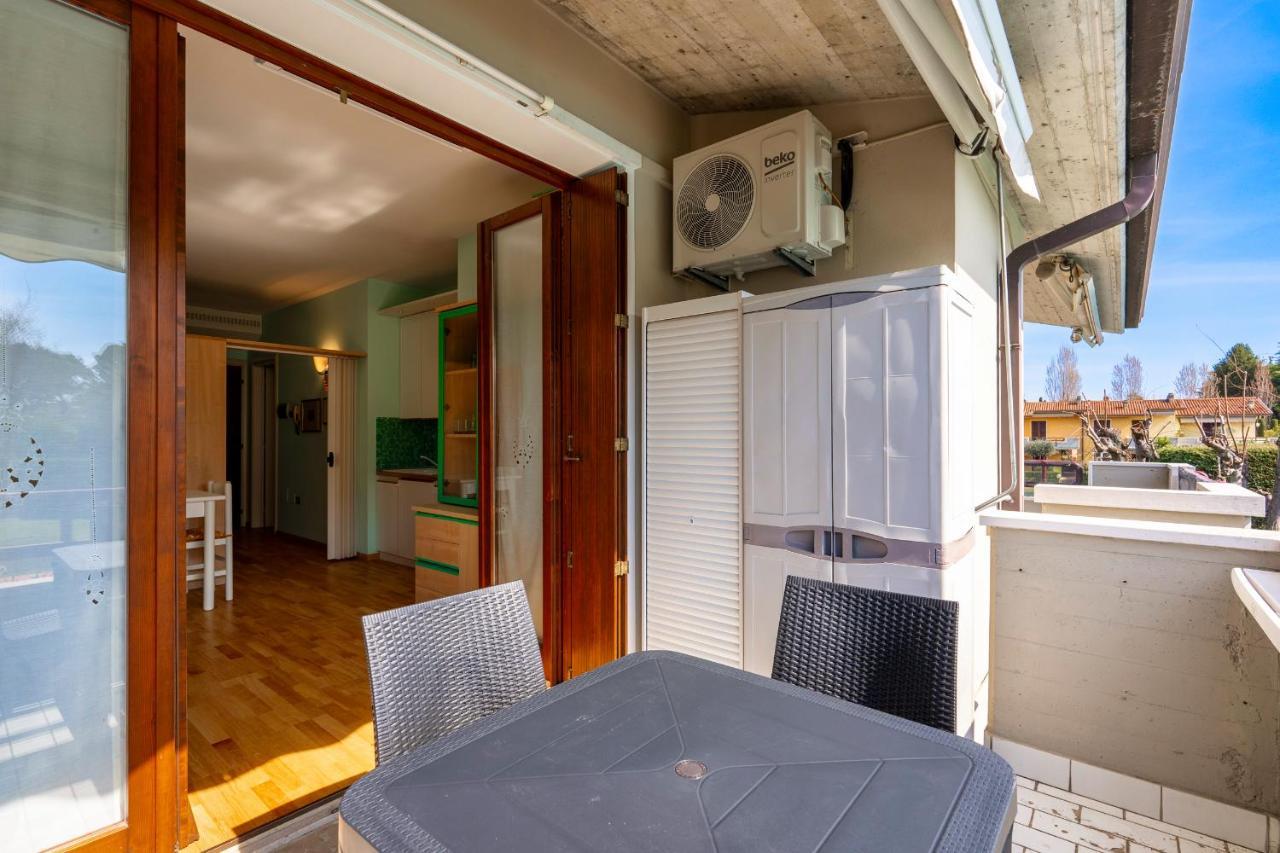 Azzurra Suite - Monolocale Con Piscina E Wifi Sirmione Kültér fotó