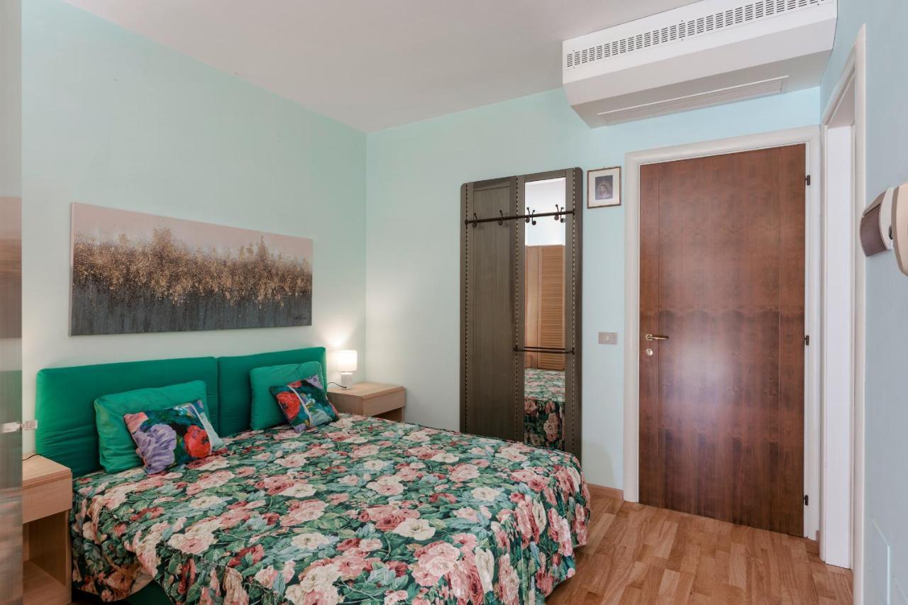 Azzurra Suite - Monolocale Con Piscina E Wifi Sirmione Kültér fotó