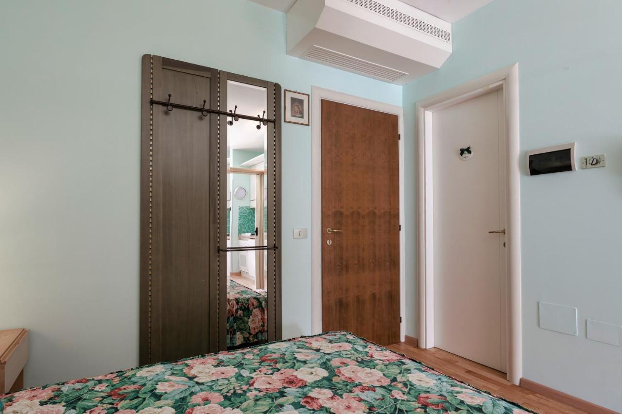 Azzurra Suite - Monolocale Con Piscina E Wifi Sirmione Kültér fotó