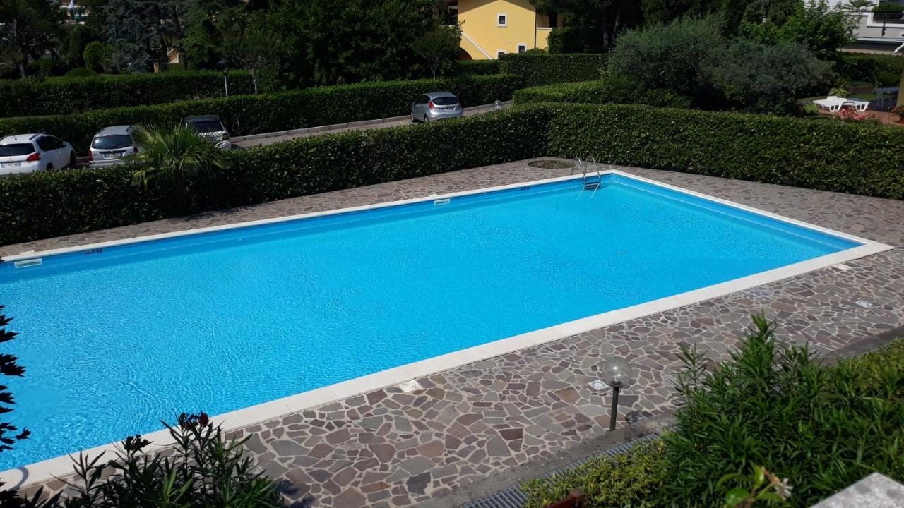 Azzurra Suite - Monolocale Con Piscina E Wifi Sirmione Kültér fotó